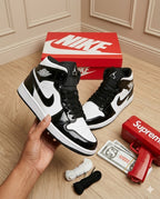 Air Jordan 1 Retro.